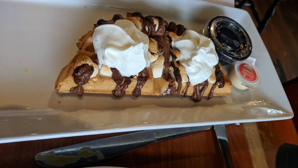 Broadway Bar & Grill | restaurant | 1968 Portobello Blvd, Orléans, ON K4A 4E7, Canada | 6138301575 OR +1 613-830-1575