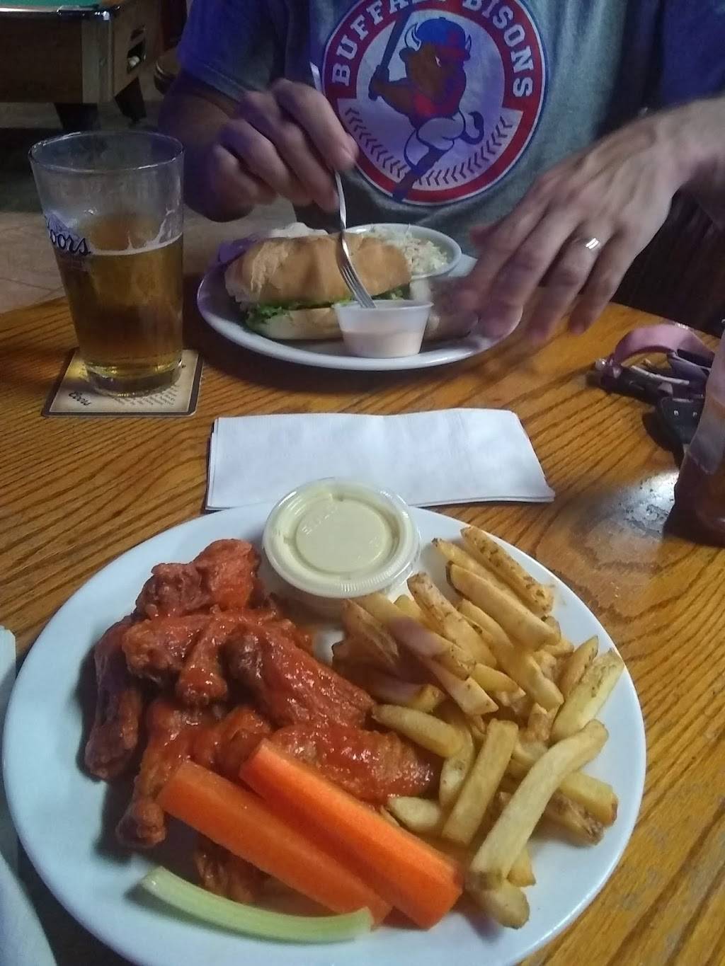 Karlees OTB | restaurant | 43 King St E, Stoney Creek, ON L8G 1J9, Canada | 9056629384 OR +1 905-662-9384