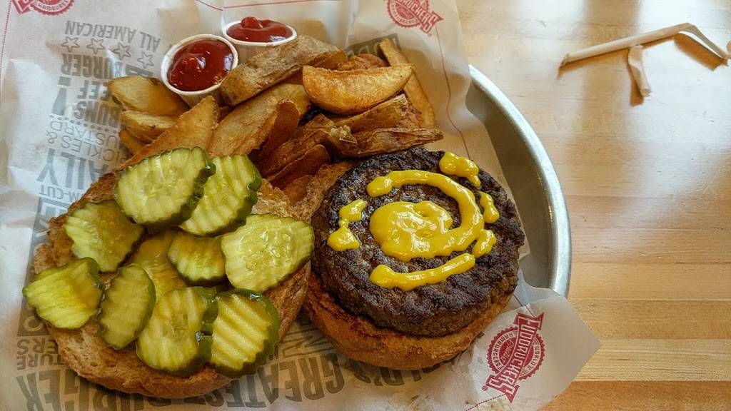 Fuddruckers | restaurant | 25309 Evergreen Rd, Southfield, MI 48075, USA | 2488096714 OR +1 248-809-6714