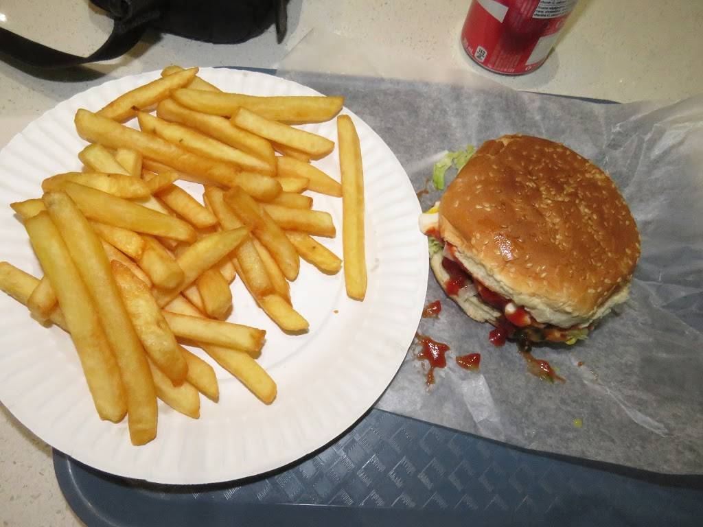 Sammys Chinese & Burgers | restaurant | 1151 Dundas St W, Mississauga, ON L5C 1C6, Canada | 9052778772 OR +1 905-277-8772