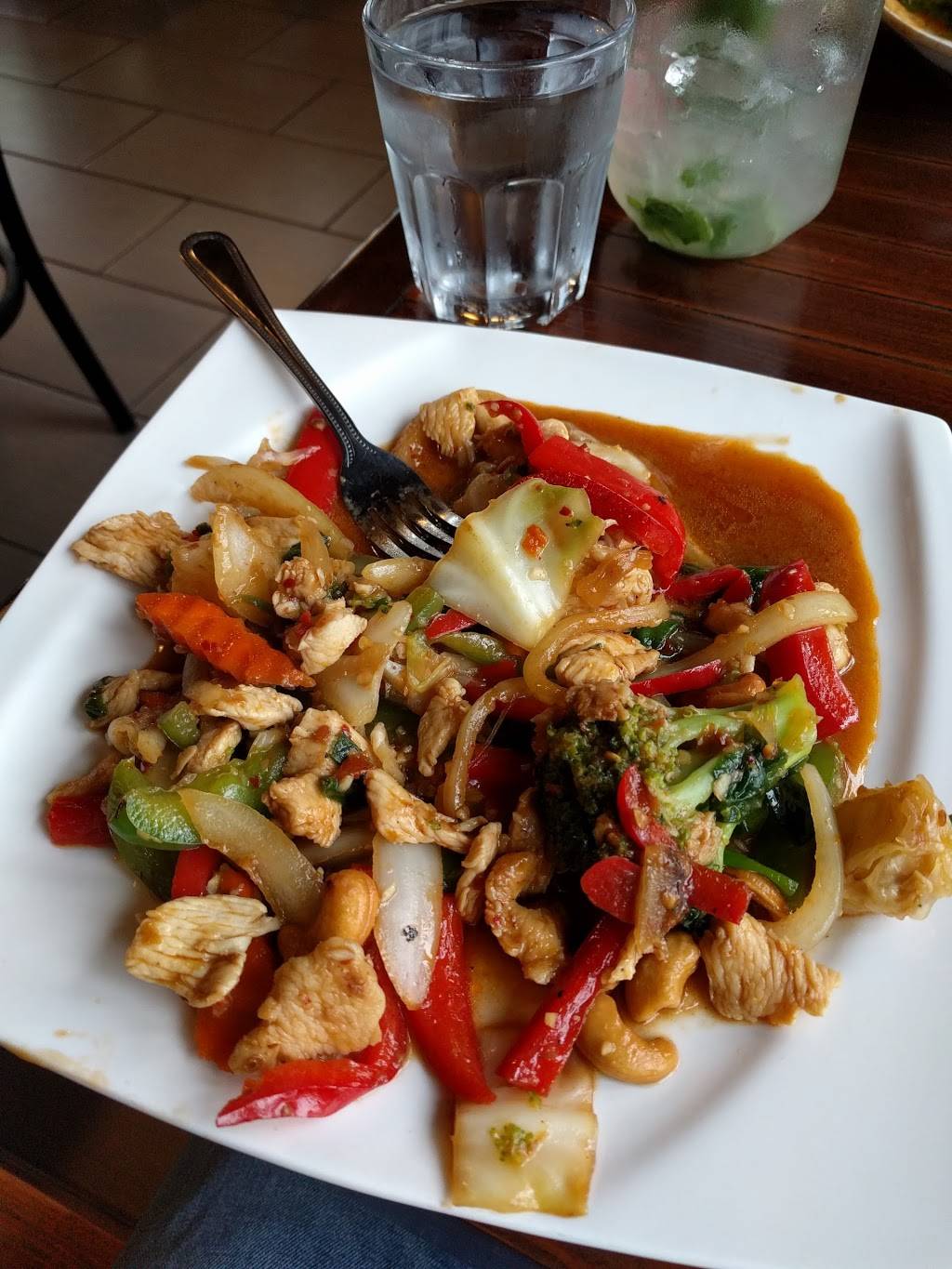 Banana Leaf Thai Cuisine | restaurant | 11880 San Pablo Ave, El Cerrito, CA 94530, USA | 5106805590 OR +1 510-680-5590