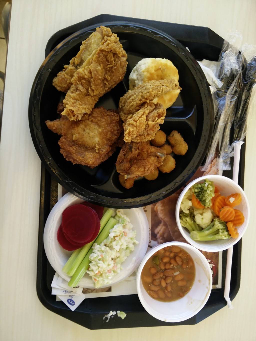 KFC | restaurant | 676 Holcomb Bridge Rd, Roswell, GA 30076, USA | 7709932330 OR +1 770-993-2330