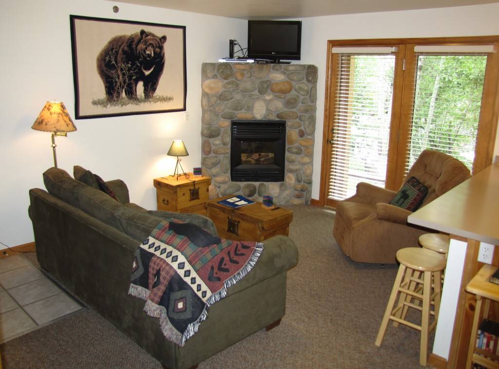 The Historic Rapids Lodge and Restaurant | restaurant | 210 Rapids Ln, Grand Lake, CO 80447, USA | 9706273707 OR +1 970-627-3707