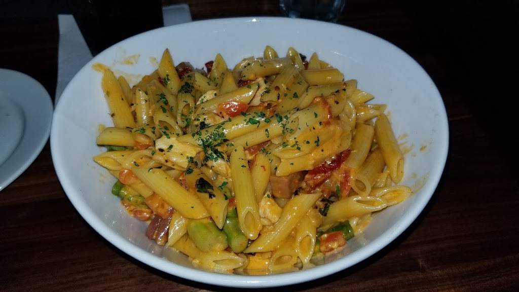 Cirellas Italian Bistro & Sushi Bar | restaurant | 7211 Vanderbilt Beach Rd, Naples, FL 34119, USA | 2393317496 OR +1 239-331-7496