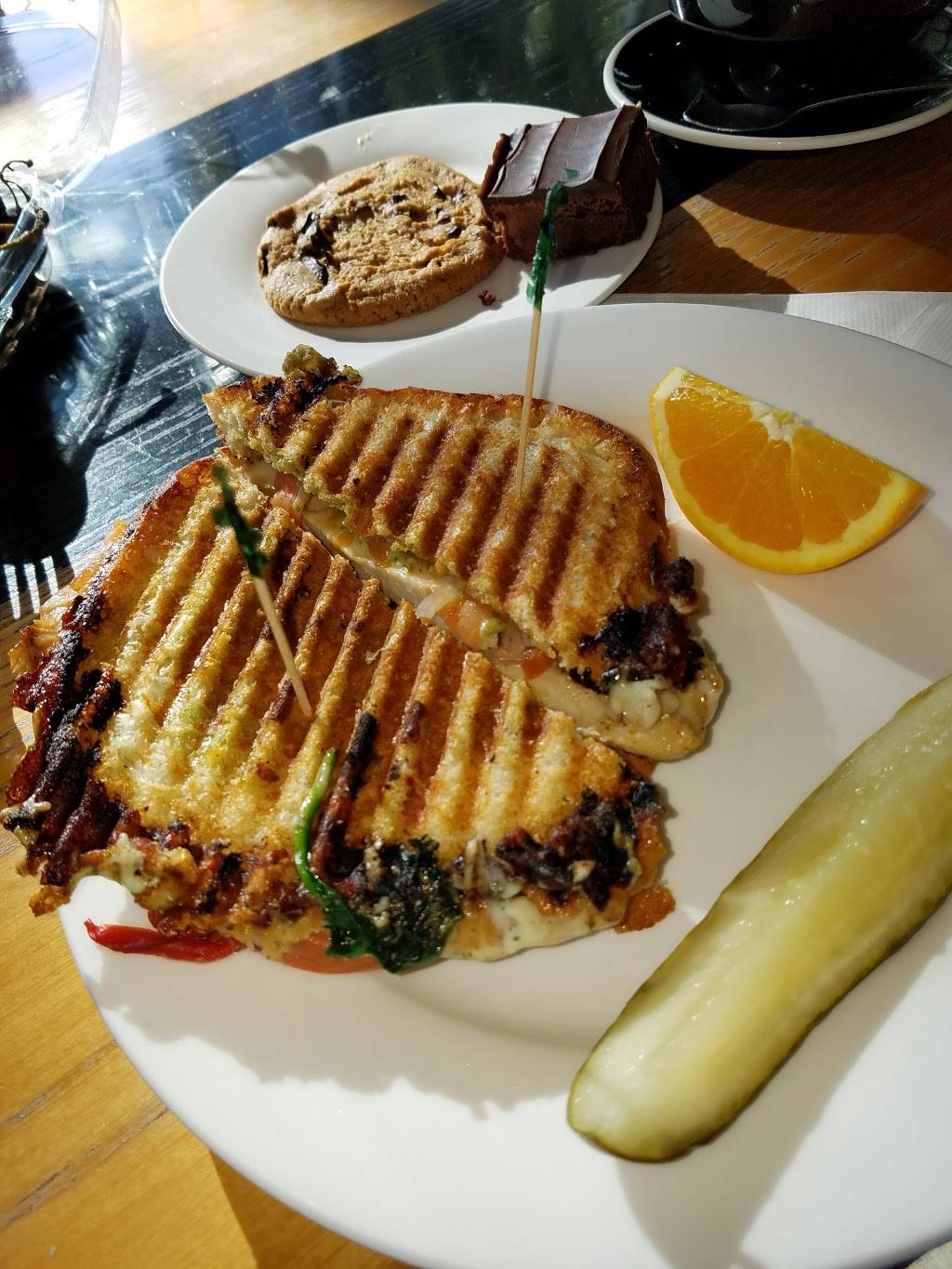 Black Diamond Cafe | cafe | 6399 Christie Ave, Emeryville, CA 94608, USA | 5109229124 OR +1 510-922-9124