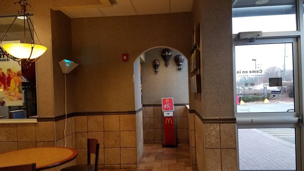McDonalds | cafe | 1471 University Dr, Burlington, NC 27215, USA | 3365844014 OR +1 336-584-4014