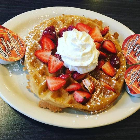 Colonial Diner | restaurant | 924 N Broad St, Woodbury, NJ 08096, USA | 8568486732 OR +1 856-848-6732