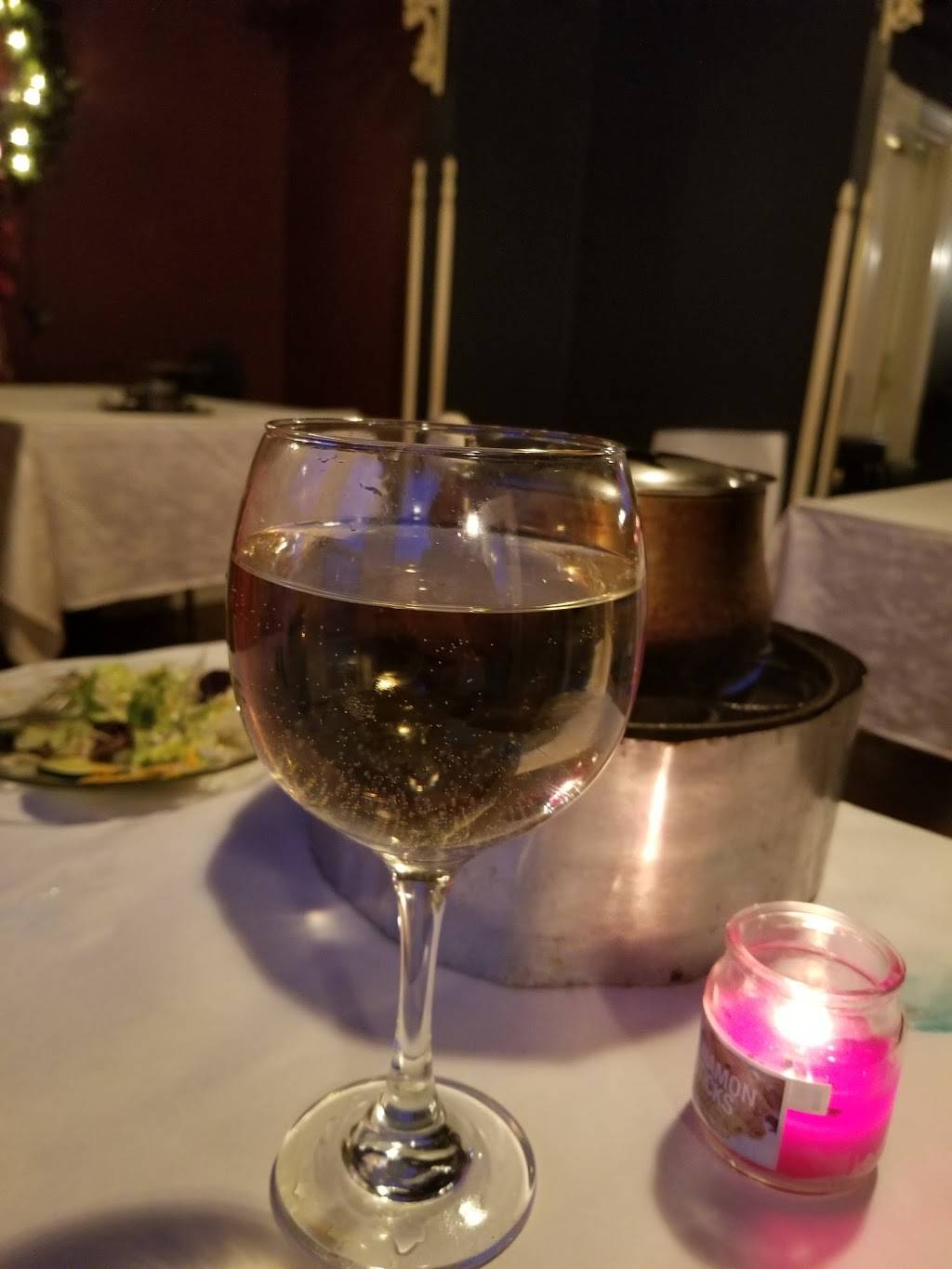 Lucernes Fondue & Spirits | restaurant | 845 N Church St, Rockford, IL 61103, USA | 8159682665 OR +1 815-968-2665