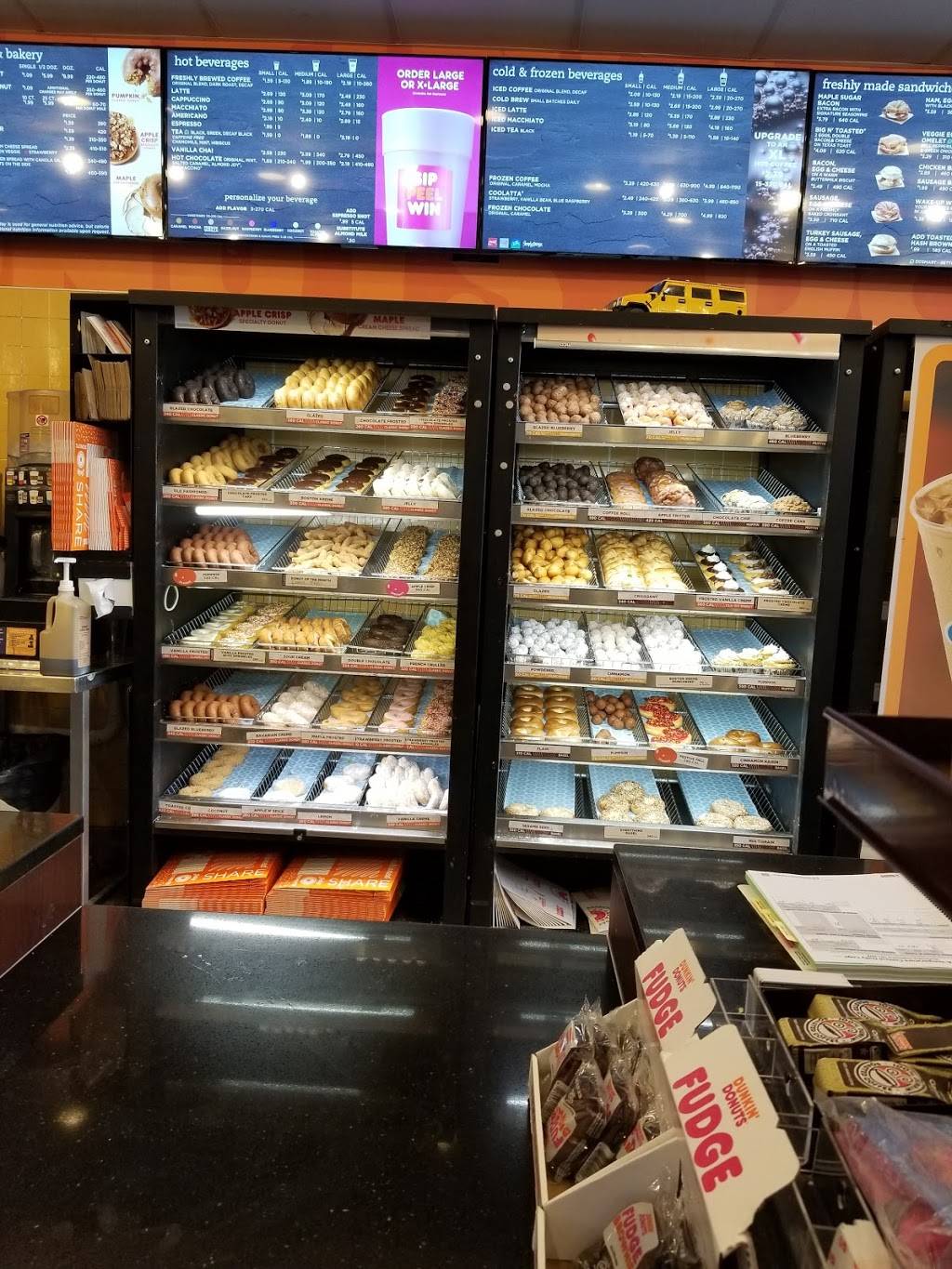 Dunkin | bakery | 105 Mathis Dr, Dickson, TN 37055, USA | 6154462250 OR +1 615-446-2250