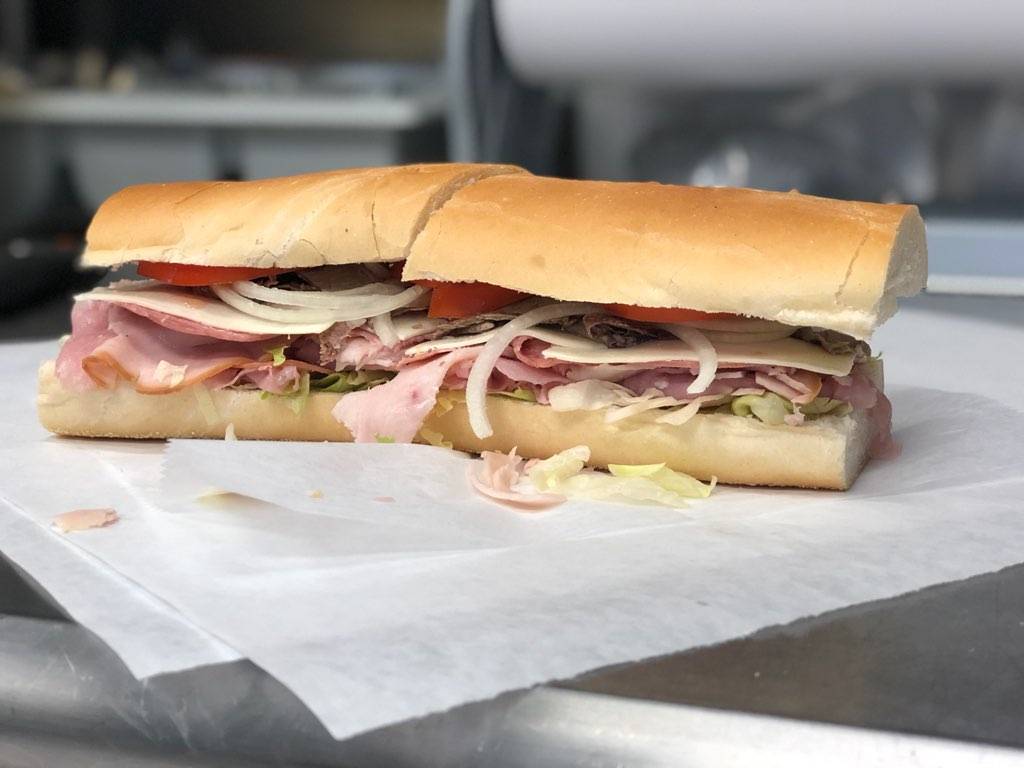 Rumas Deli | restaurant | 1500 Elm St, St Charles, MO 63301, USA | 6367573991 OR +1 636-757-3991