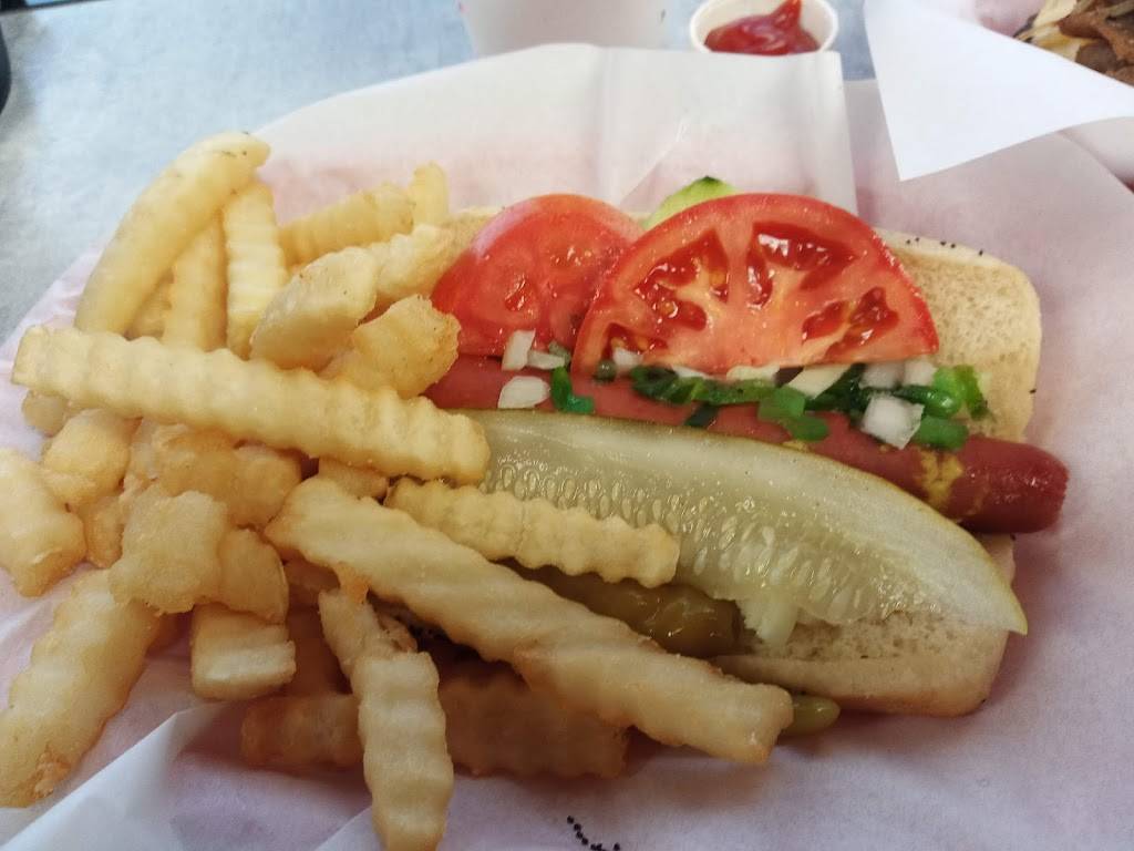 Sammies | restaurant | 1536 Sheridan Rd, North Chicago, IL 60064, USA | 2246566111 OR +1 224-656-6111