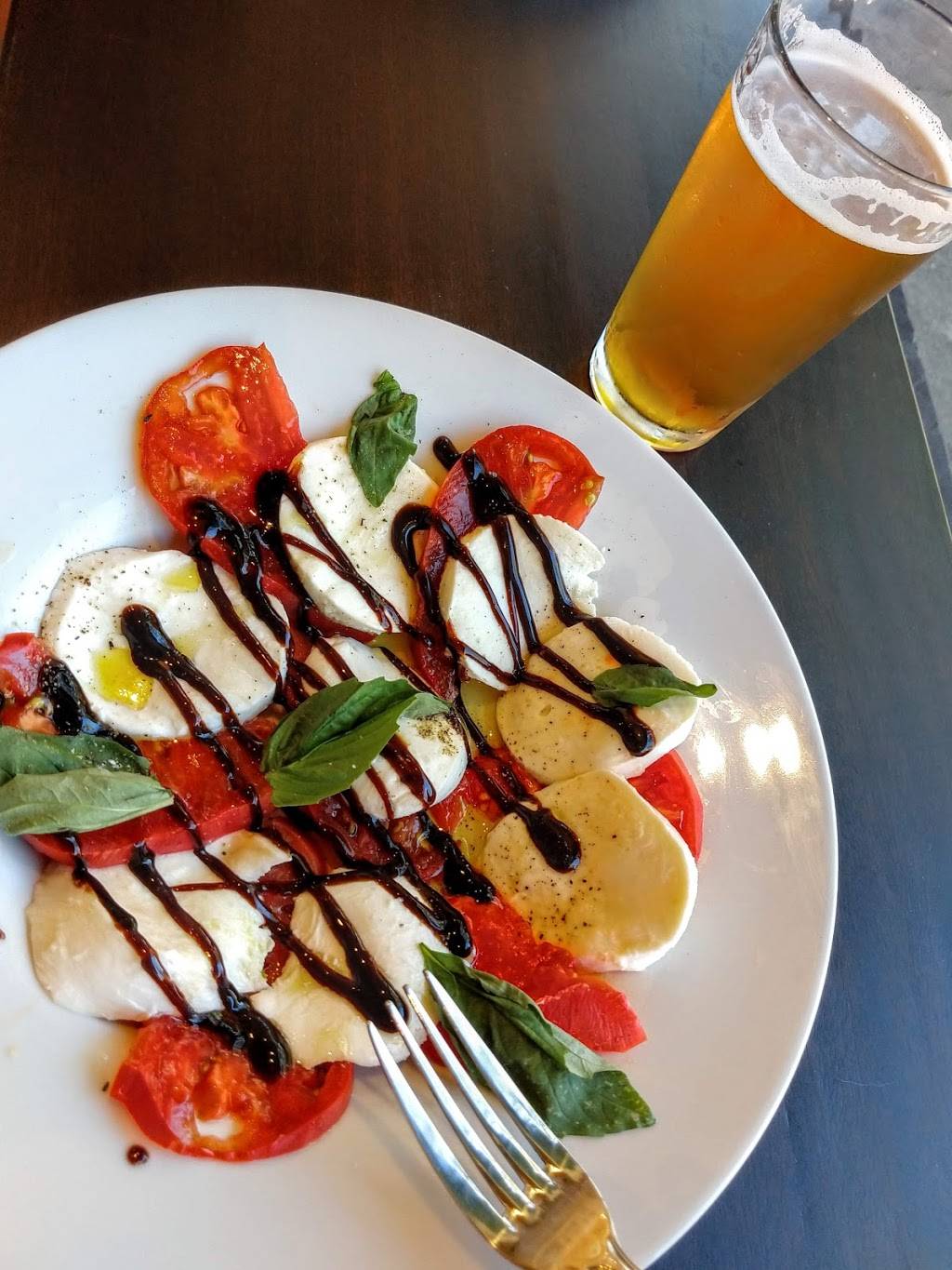 Pizza & Pints | restaurant | 236 B St, Davis, CA 95616, USA | 5302313499 OR +1 530-231-3499