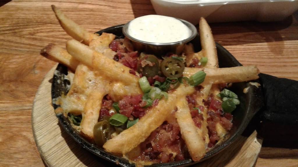 Chilis Grill & Bar | meal takeaway | 8119 Honeygo Blvd, Baltimore, MD 21236, USA | 4109330089 OR +1 410-933-0089