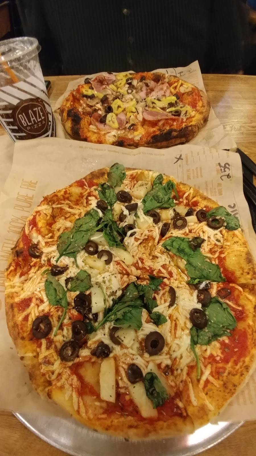 Blaze Pizza | meal takeaway | 2135 S University Dr, Davie, FL 33324, USA | 9545075026 OR +1 954-507-5026