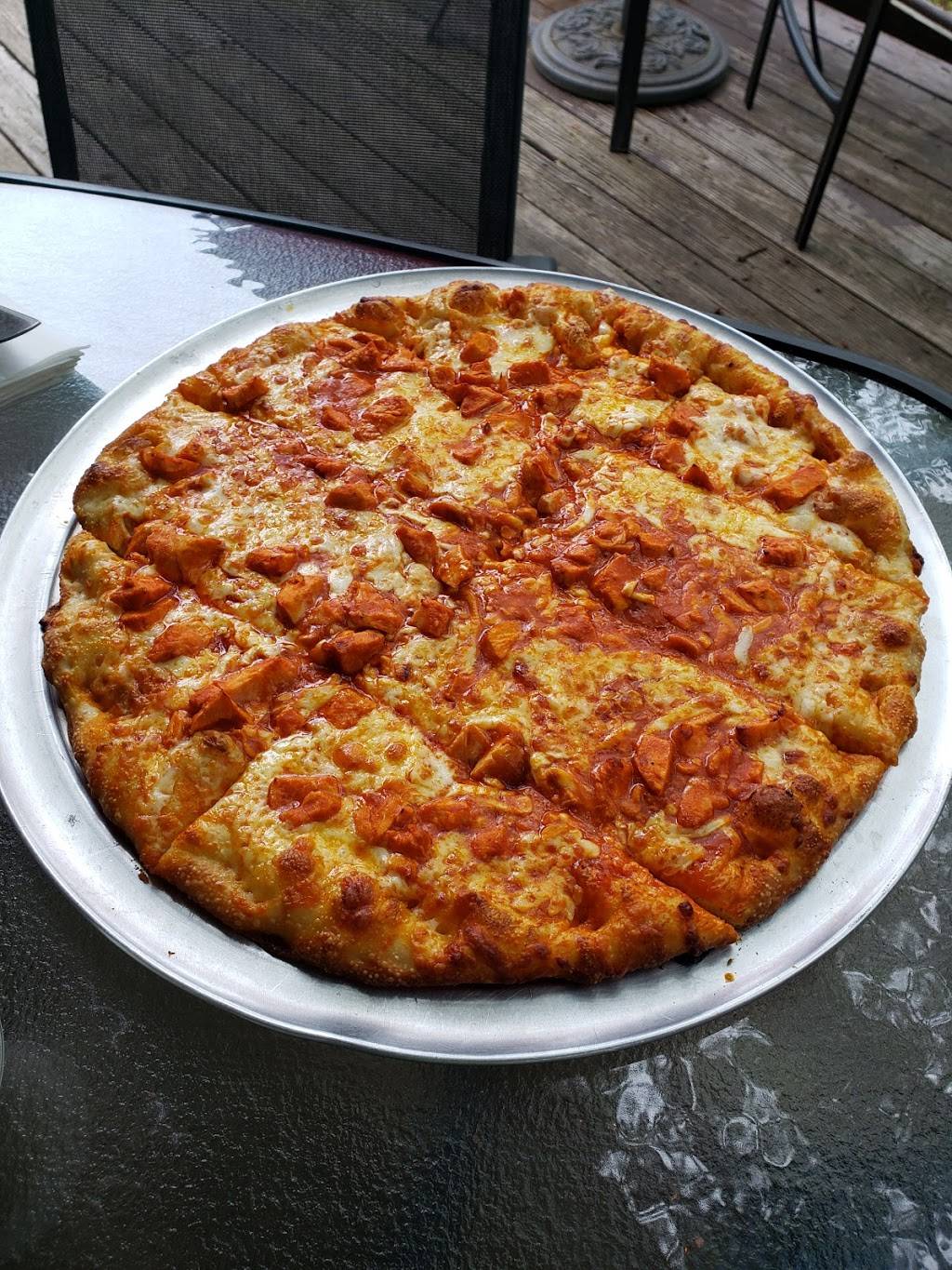 Giovannis Famous Pizza | restaurant | 160 W Central St, Natick, MA 01760, USA | 5085452291 OR +1 508-545-2291