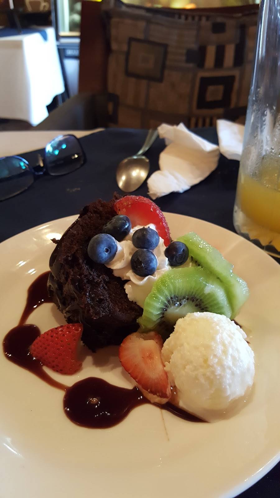 Revive Club & Cafe | cafe | 5612 W 35th St, Cicero, IL 60804, USA | 7082989538 OR +1 708-298-9538