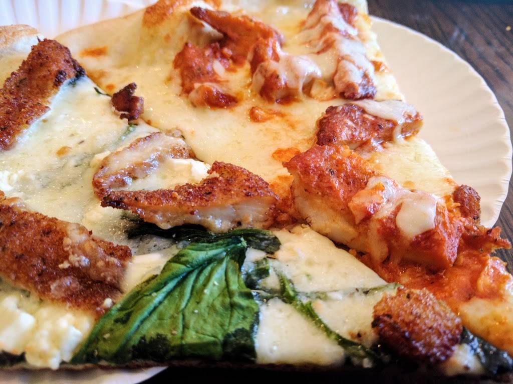 La Bella Roma Pizzeria | restaurant | 35 N Farview Ave, Paramus, NJ 07652, USA | 2018438687 OR +1 201-843-8687