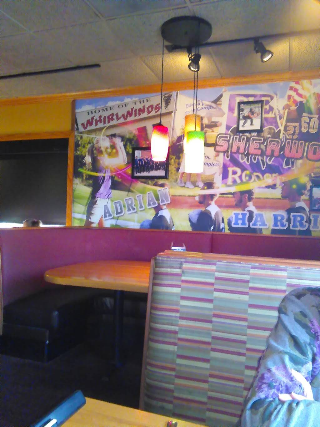 Applebees Grill + Bar | restaurant | 2401 Rock Haven Rd, Harrisonville, MO 64701, USA | 8168872288 OR +1 816-887-2288