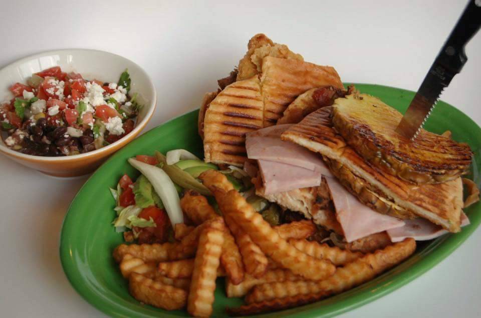 Mi Casa Mexican Restaurant and Catering Service | restaurant | 903 W Maple St, Hartville, OH 44632, USA | 3308771863 OR +1 330-877-1863