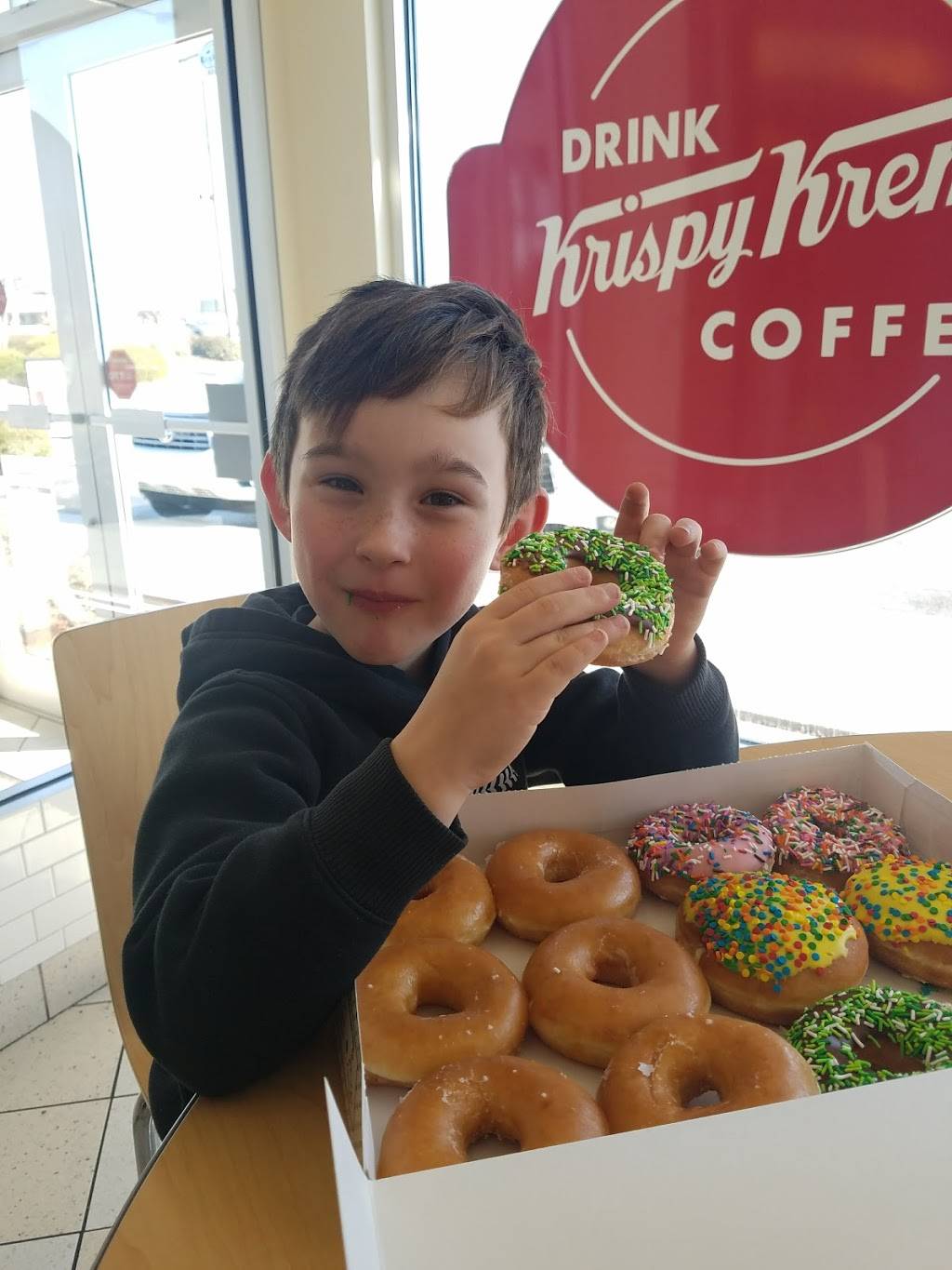 Krispy Kreme | bakery | 110 Cox Creek Parkway South, Florence, AL 35630, USA | 2567660545 OR +1 256-766-0545