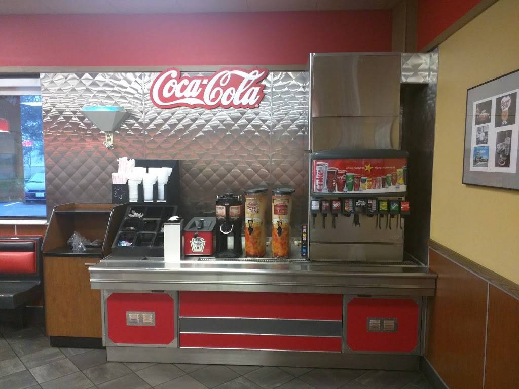 Hardees | restaurant | 220 N Oakwood St, Tomah, WI 54660, USA | 6083723920 OR +1 608-372-3920