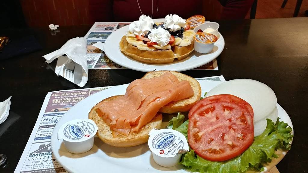 Tri-Valley Family Restaurant | restaurant | 366 Knickerbocker Rd, Dumont, NJ 07628, USA | 2013845044 OR +1 201-384-5044