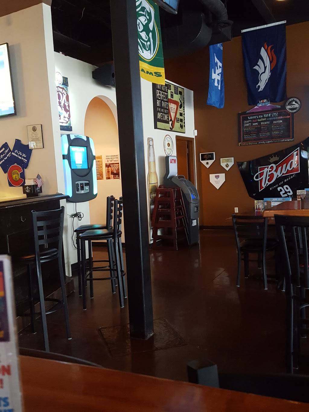 Hilltop Tap House | restaurant | 19878 Hilltop Rd, Parker, CO 80134, USA | 7202426224 OR +1 720-242-6224