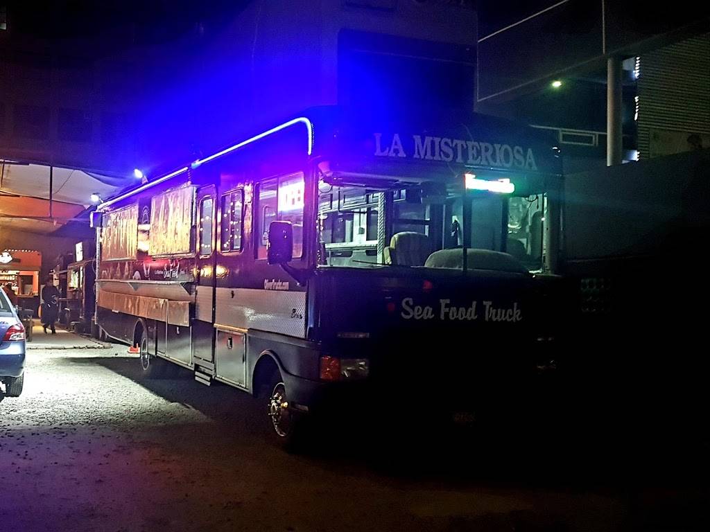 La Misteriosa Food Truck Bunker Tj | restaurant | ave, Diego Rivera #9, Zona Urbana Rio Tijuana, 22010 Tijuana, B.C., Mexico | 016643635973 OR +52 664 363 5973
