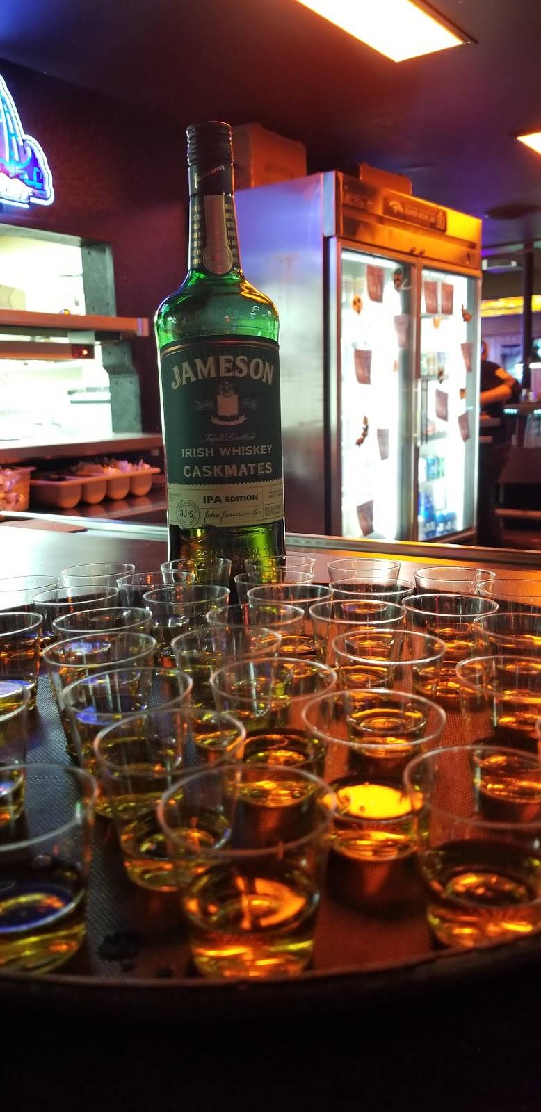 The Varsity Inn | restaurant | 7500 S University Blvd, Centennial, CO 80122, USA | 3037388282 OR +1 303-738-8282