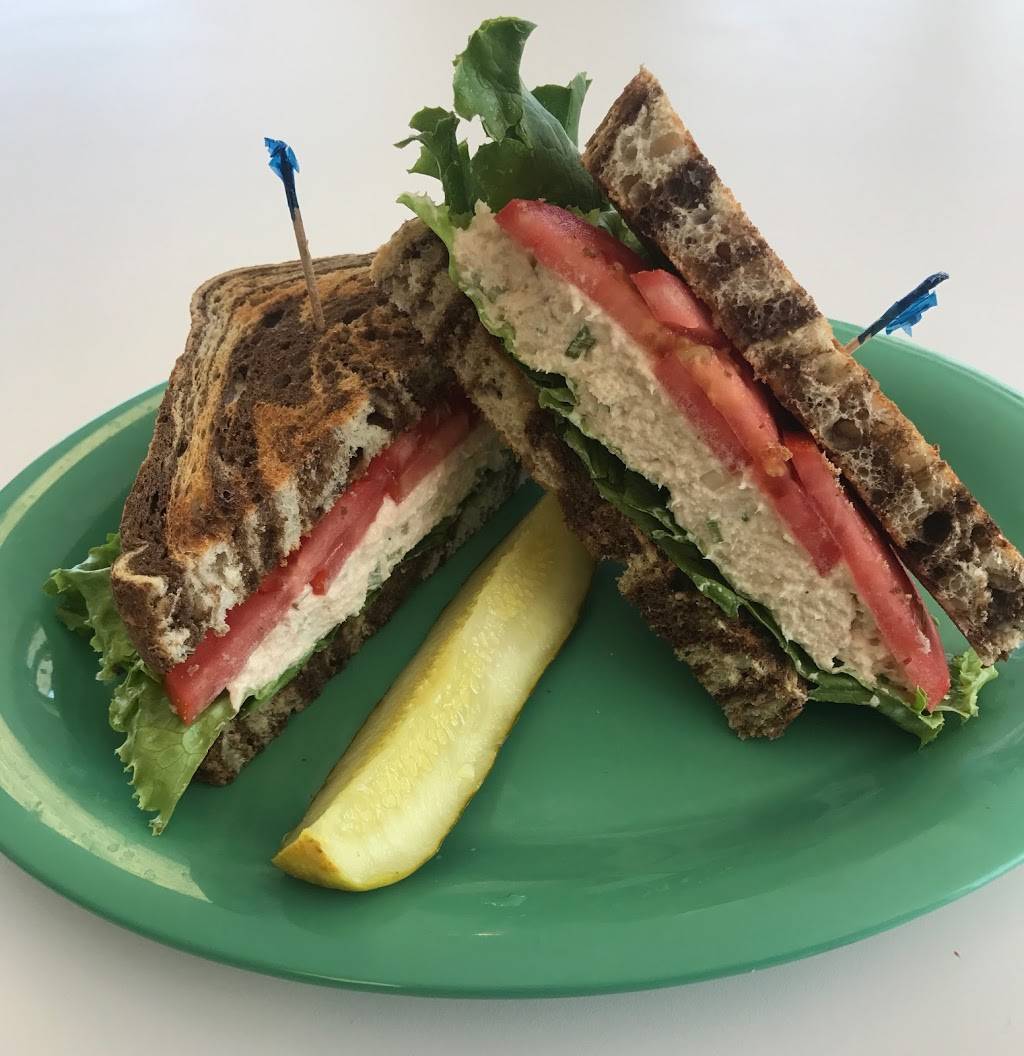 Marilyns Cocoa Beach Diner | restaurant | 260 N Orlando Ave, Cocoa Beach, FL 32931, USA | 3216135581 OR +1 321-613-5581