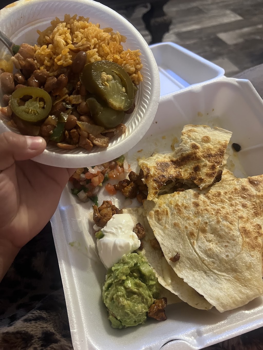 V&PsTexMexMunchies | restaurant | 30889 State Hwy 37, Seligman, MO 65745, USA | 2146943331 OR +1 214-694-3331