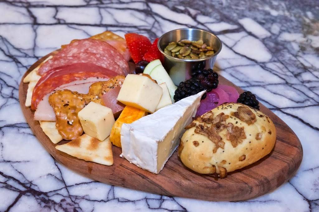 The Priory Bar & Kitchen | restaurant | 5130 N Western Ave, Chicago, IL 60625, USA | 7739427200 OR +1 773-942-7200