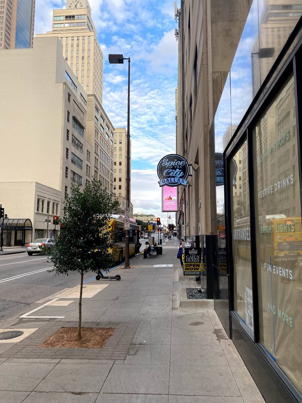 The Cajun Queen | restaurant | 1512 Commerce St, Dallas, TX 75201, USA | 4695540348 OR +1 469-554-0348