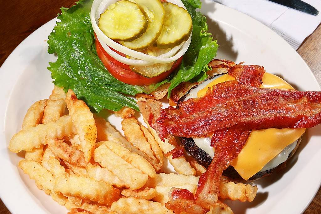 Sidelines Grill | restaurant | 232 Hutton Pl #101, Ashland City, TN 37015, USA | 6157926800 OR +1 615-792-6800