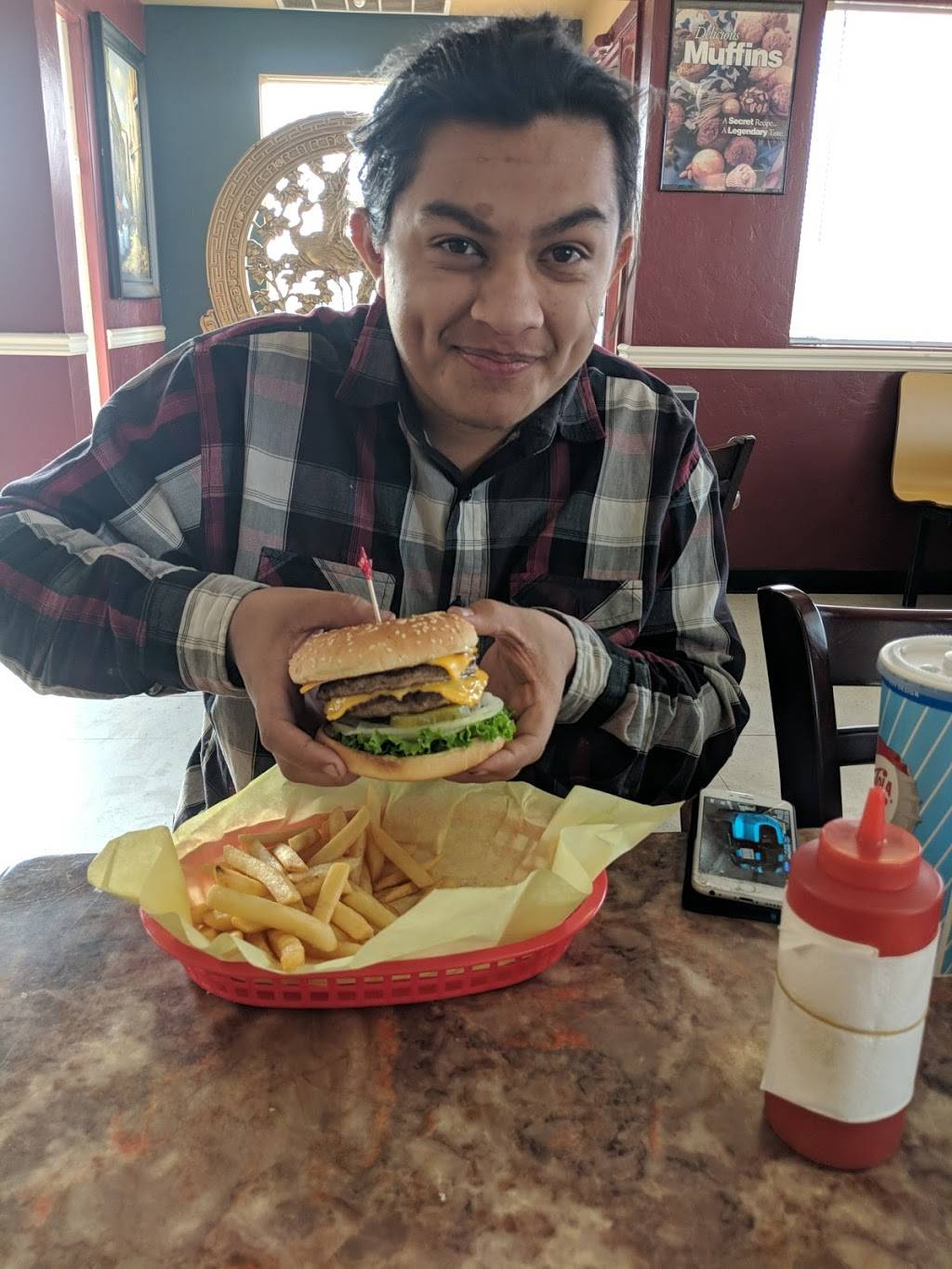 Doughnut Time Burgers and More | bakery | 3645 Cherokee Rd, Stockton, CA 95205, USA | 2099464399 OR +1 209-946-4399