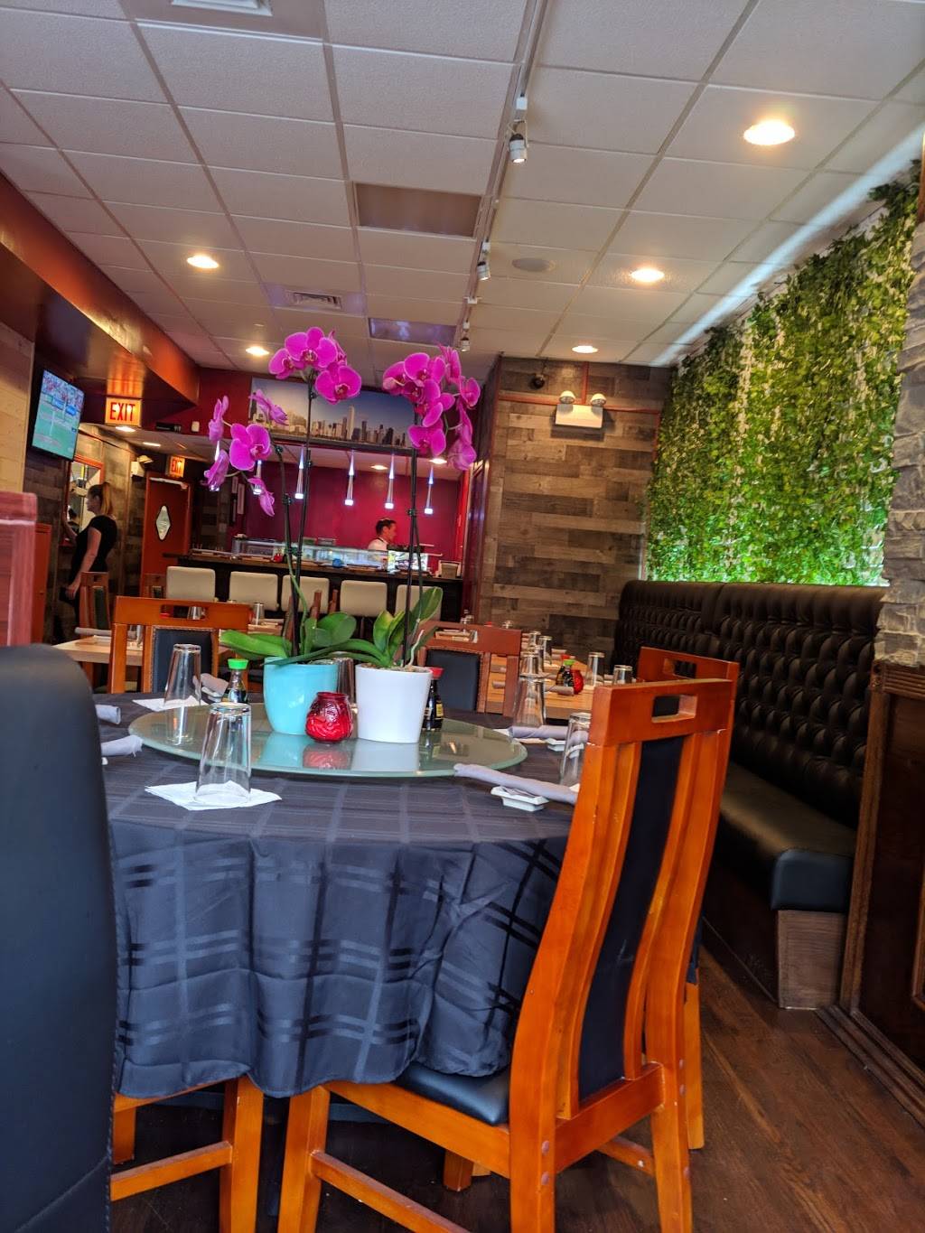 Hashi Sushi Lounge | restaurant | 2835 N Broadway, Chicago, IL 60657, USA | 7739048800 OR +1 773-904-8800