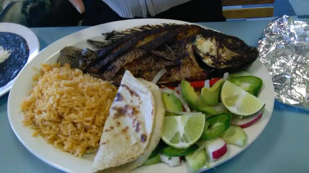 La Michoacana | restaurant | 84 Church St, Selbyville, DE 19975, USA | 3024362947 OR +1 302-436-2947