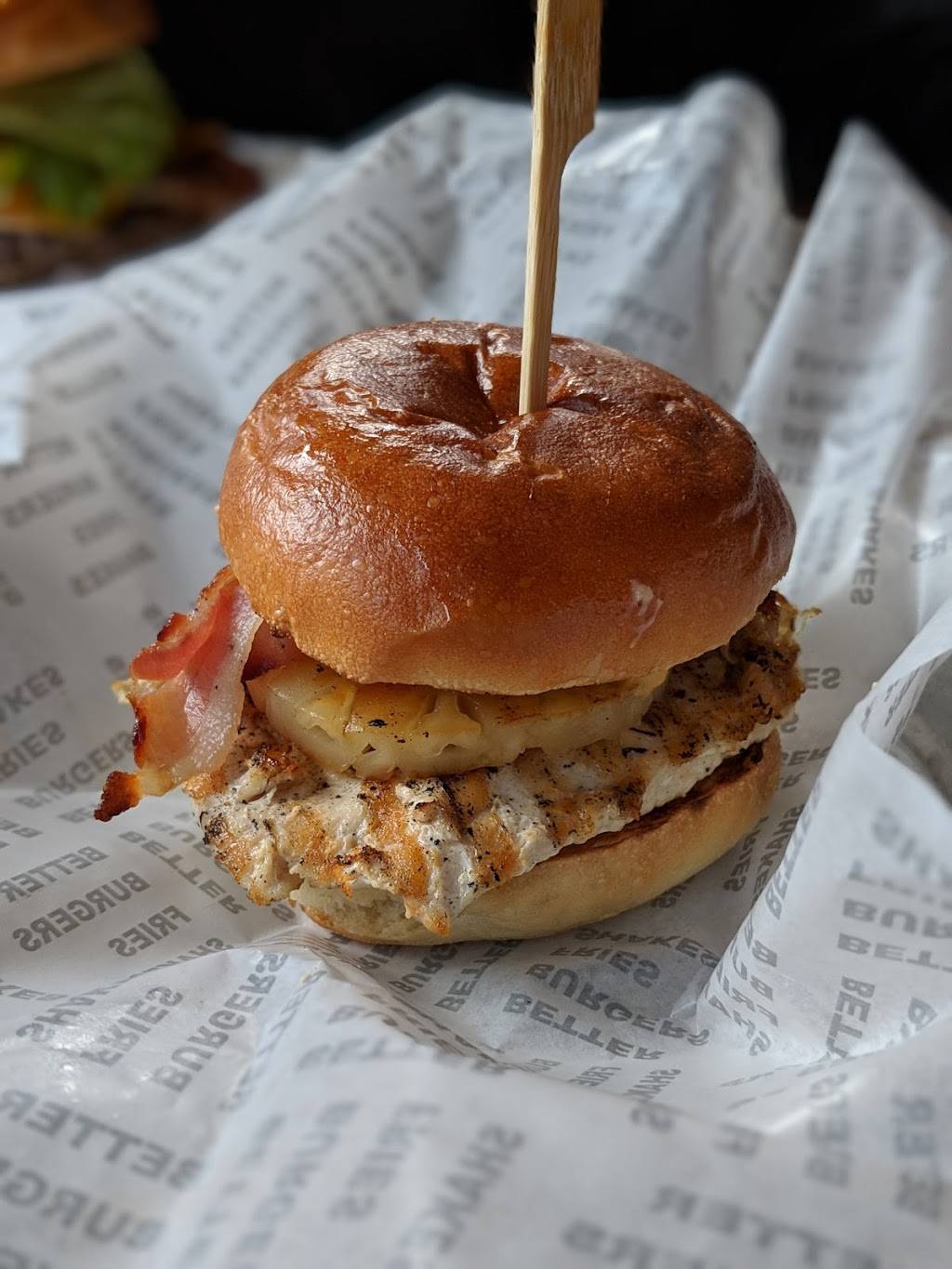 South St. Burger | restaurant | 260 King St E, Toronto, ON M5A 4L5, Canada | 4163611111 OR +1 416-361-1111