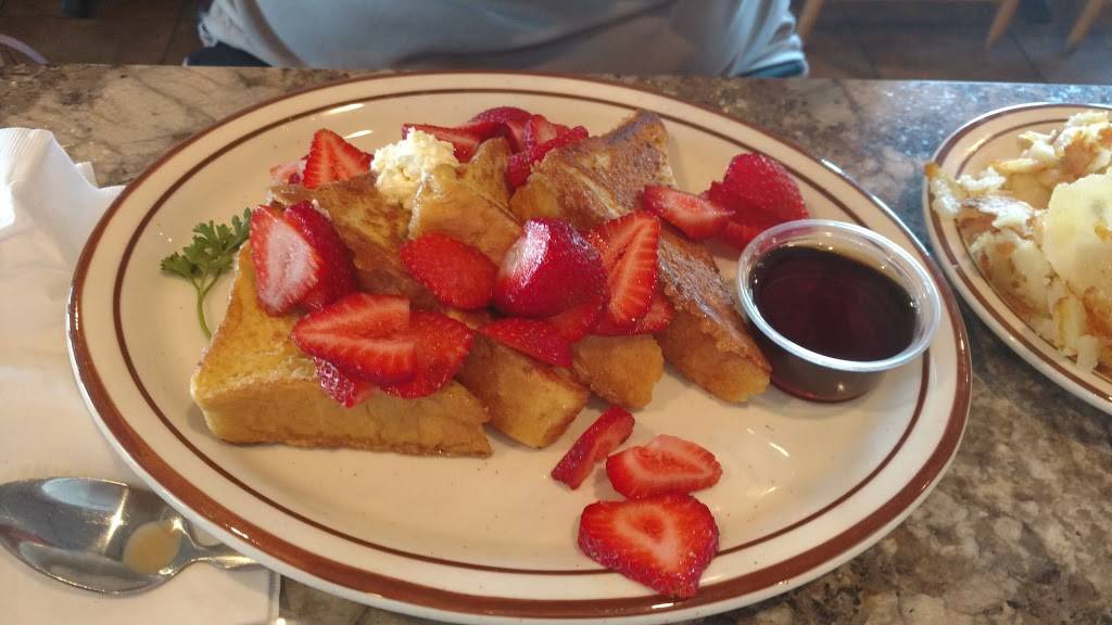 Jennifers | restaurant | 8464 Pearl Rd, Strongsville, OH 44136, USA | 4402342044 OR +1 440-234-2044