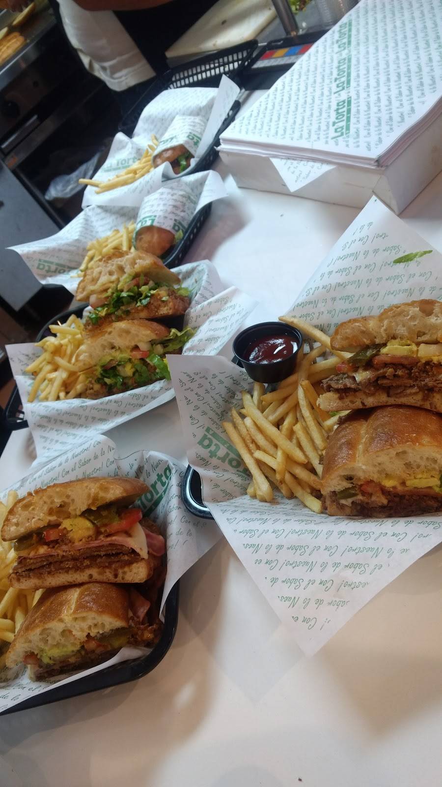 Trotas Plaza | restaurant | Escenica Tijuana-Ensenada 300, Parcelas, 80030, Parcelas, 80030 Rosarito, B.C., Mexico | 016616139094 OR +52 661 613 9094