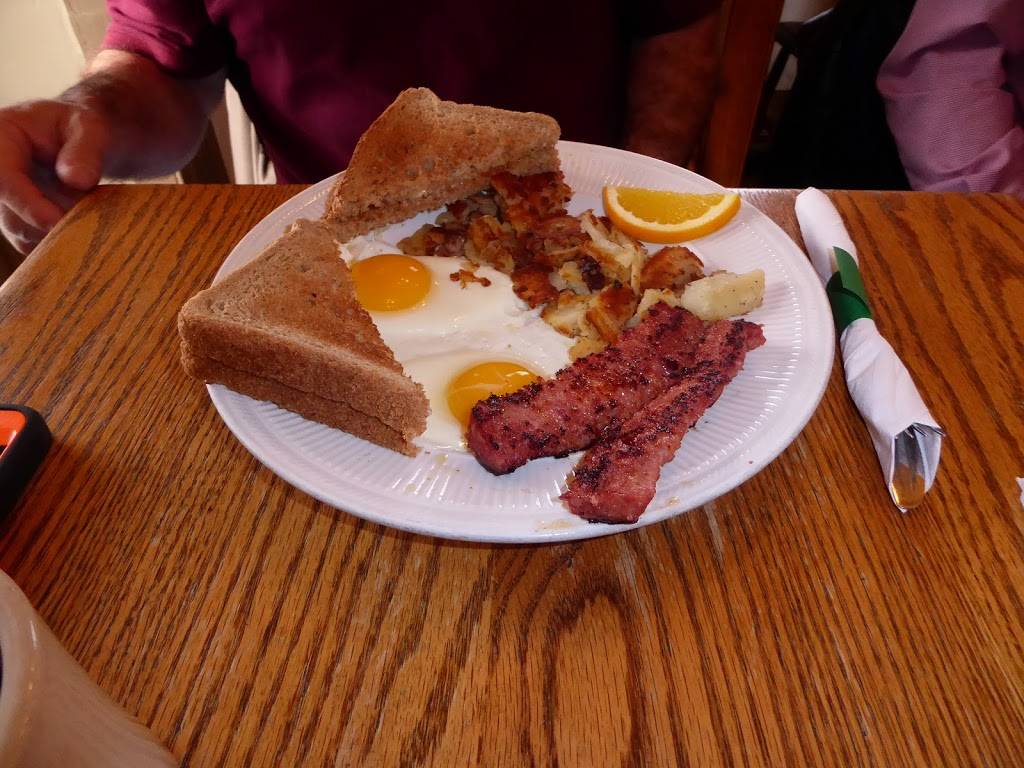 Harrys Hotdogs | restaurant | 2949 Lincoln Hwy, Sadsburyville, PA 19369, USA | 6108572331 OR +1 610-857-2331