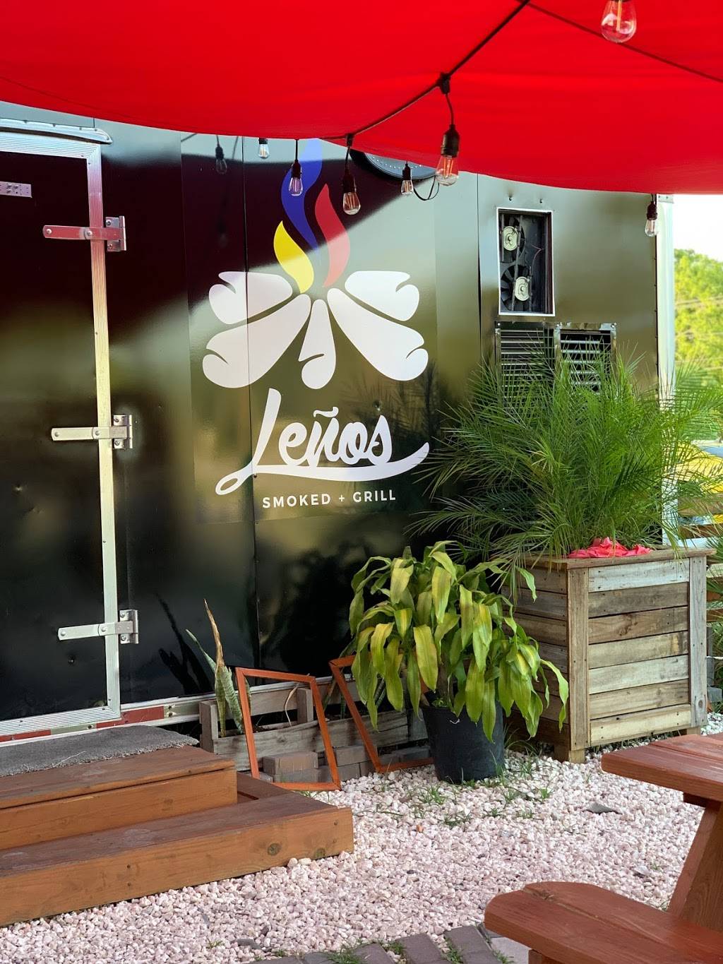 Leños Food Truck | restaurant | 5226 Gunn Hwy, Tampa, FL 33624, USA | 8135268458 OR +1 813-526-8458