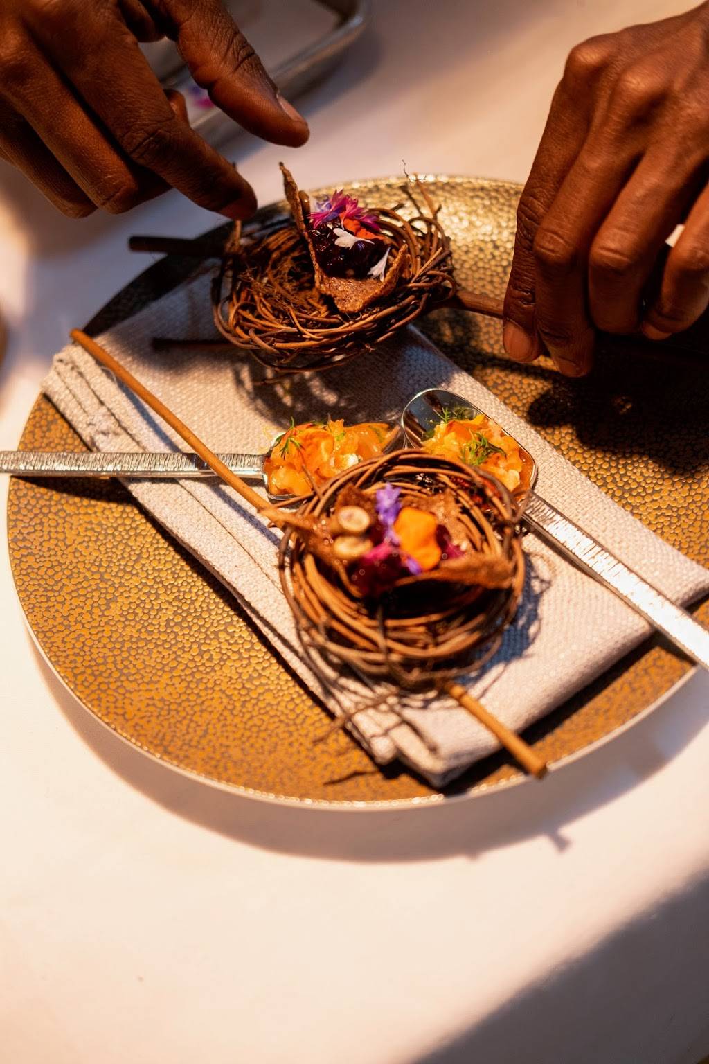 Hyde N Chic Restaurant | restaurant | 923 Creech Rd, Naples, FL 34105, USA | 2394043065 OR +1 239-404-3065