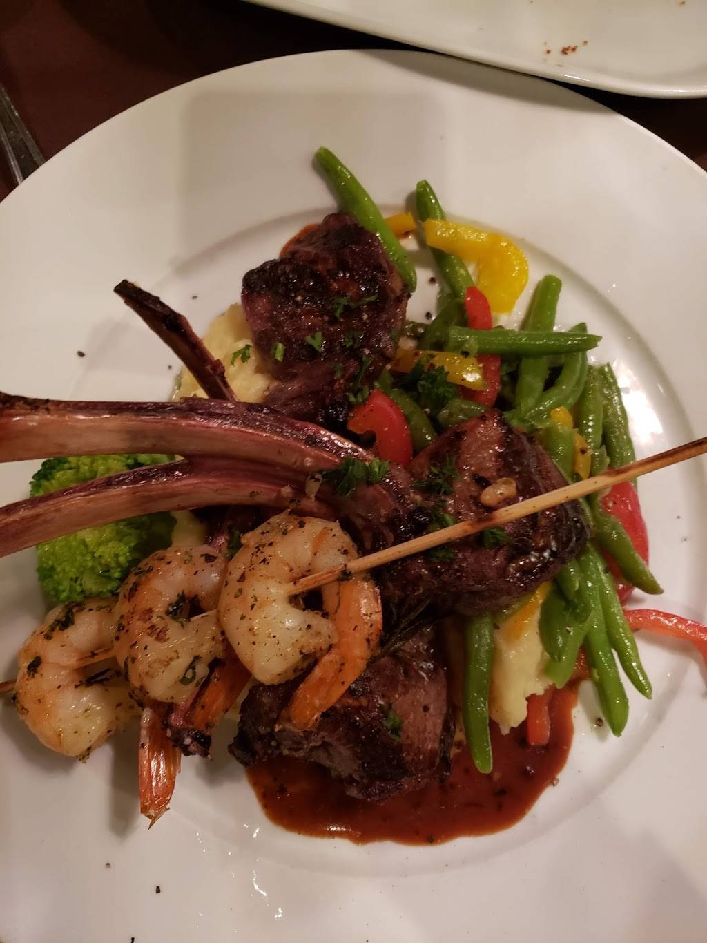 Santos Italian Cuisine | restaurant | 10 Royal Orchard Blvd, Thornhill, ON L3T 3C3, Canada | 9057310352 OR +1 905-731-0352