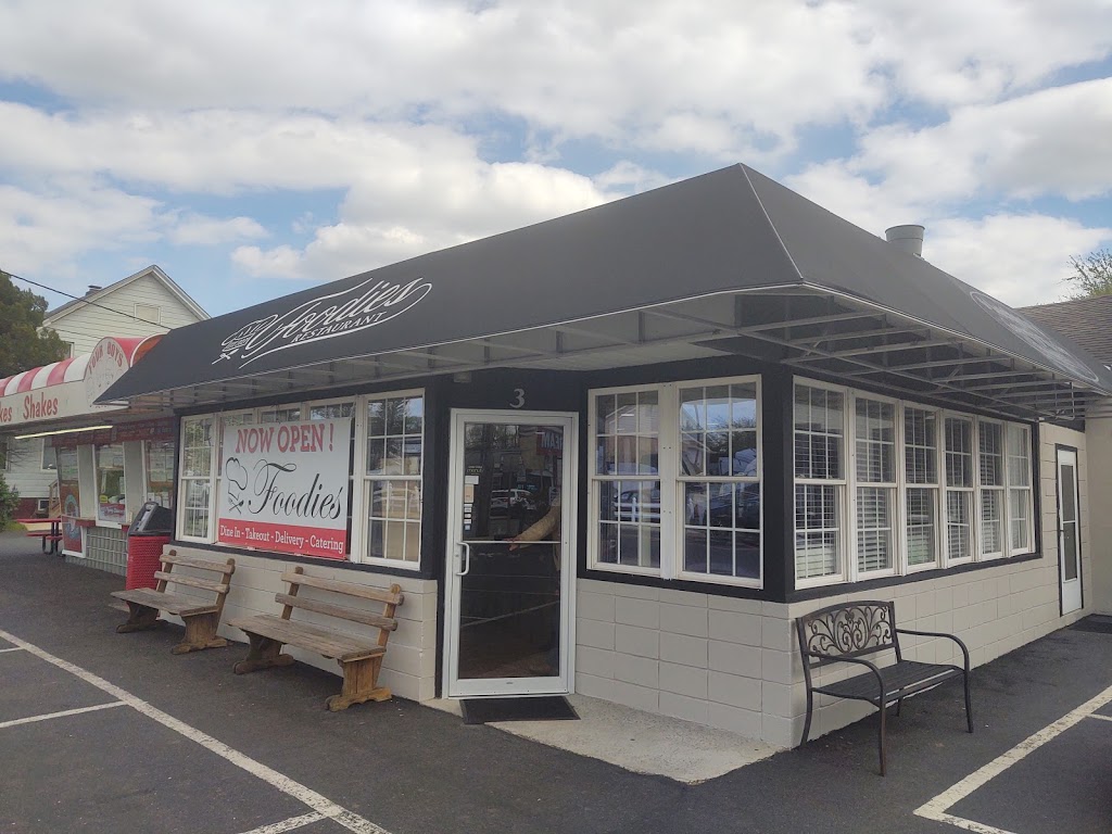 Foodies | restaurant | 3 Tennent Ave, Englishtown, NJ 07726, USA | 7325903030 OR +1 732-590-3030