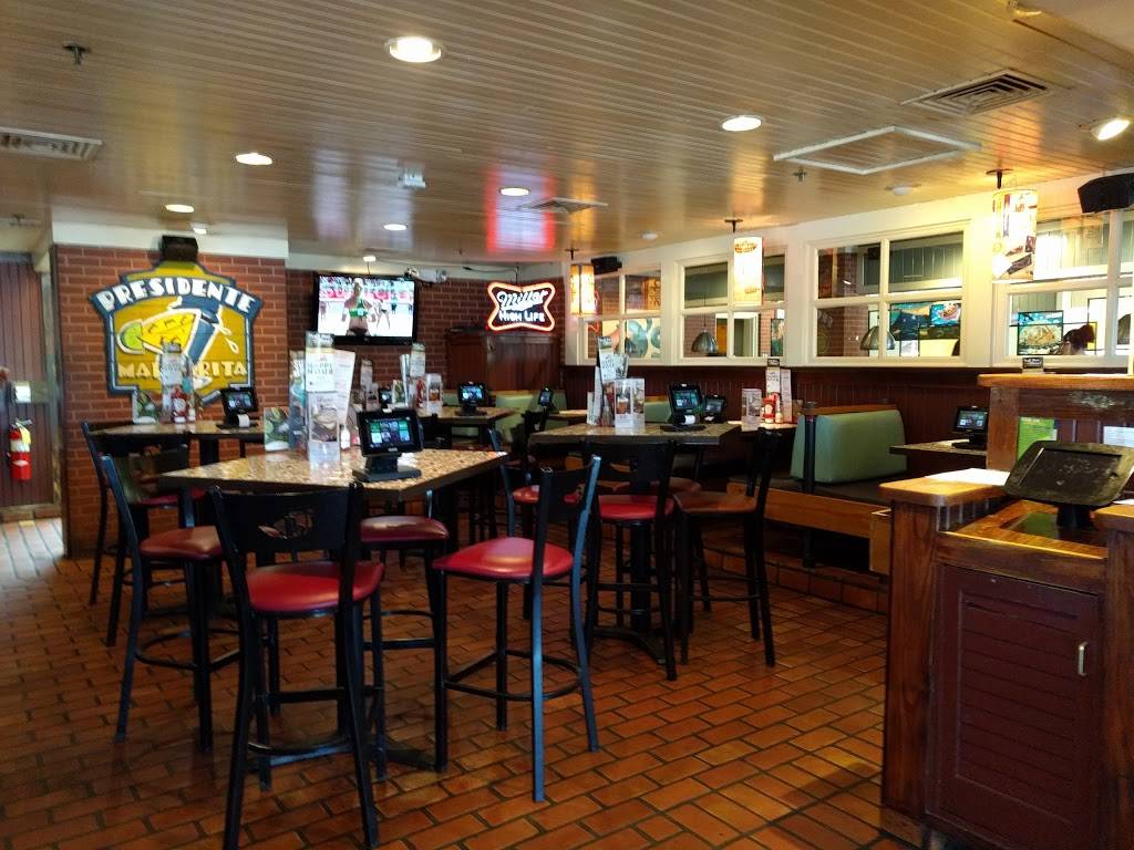 Chilis Grill & Bar | meal takeaway | 17915 W Bluemound Rd, Brookfield, WI 53045, USA | 2627929790 OR +1 262-792-9790