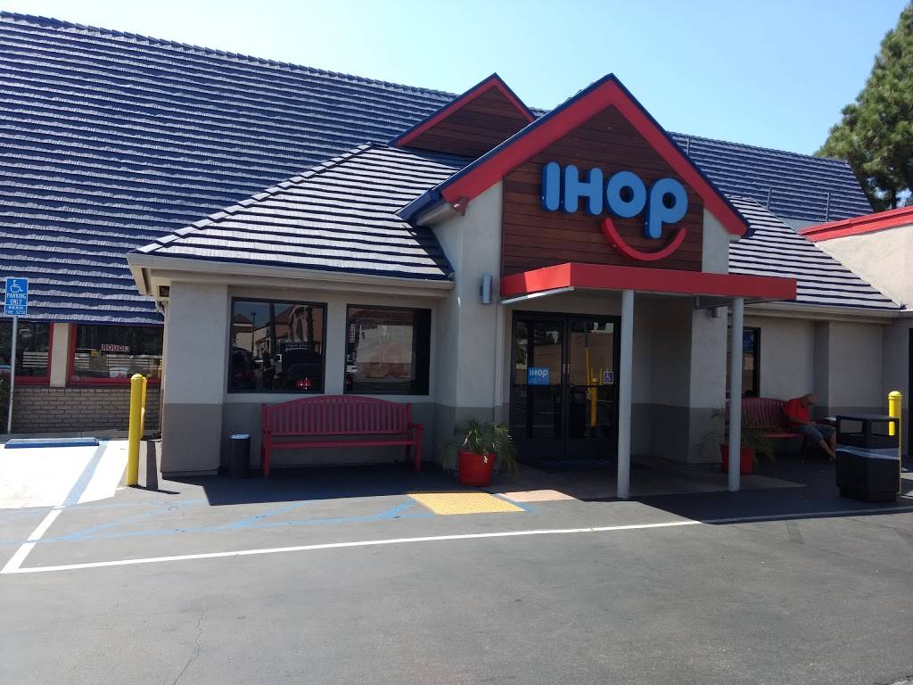 IHOP | restaurant | 151 W Orangethorpe Ave, Fullerton, CA 92832, USA | 7145254544 OR +1 714-525-4544