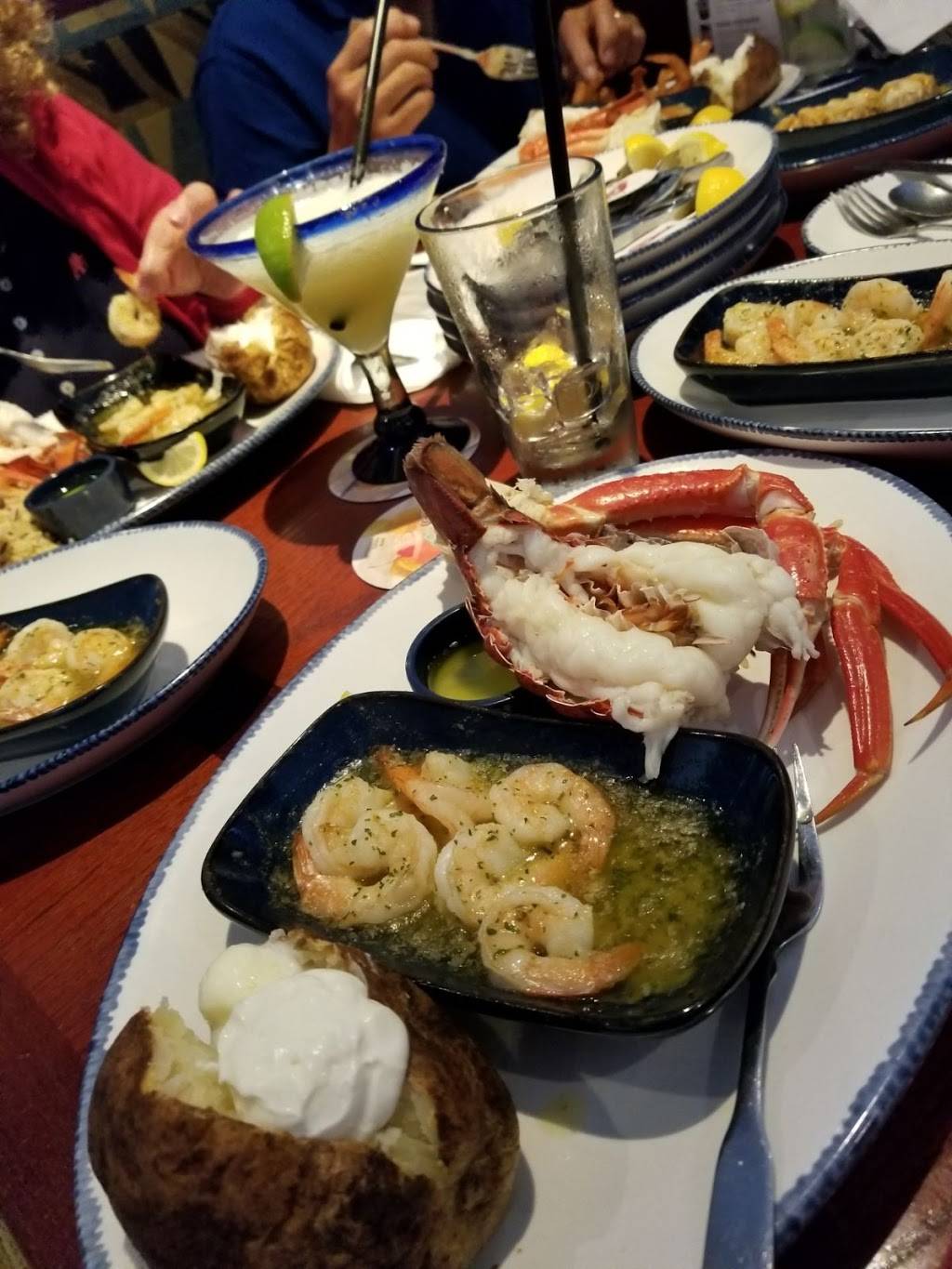 Red Lobster | restaurant | 2328 Commercial Way, Spring Hill, FL 34606, USA | 3526865207 OR +1 352-686-5207