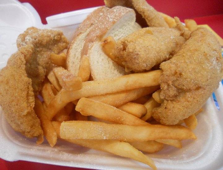 J J FISH & CHICKEN OF WAUKEGAN | restaurant | 1332 N Lewis Ave, Waukegan, IL 60085, USA | 8473601212 OR +1 847-360-1212