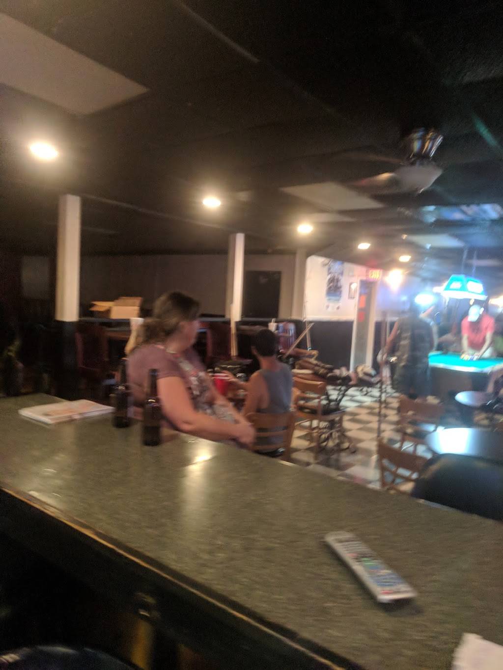 The Hideaway Grill | restaurant | 465 Old Knoxville Hwy, Newport, TN 37821, USA | 4235328088 OR +1 423-532-8088